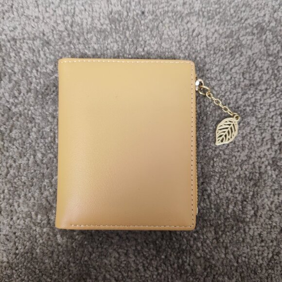 Miniso Women's Bi Fold Wallet Beige Snap Button Closure Elegant Minimalist Style - Picture 1 of 6